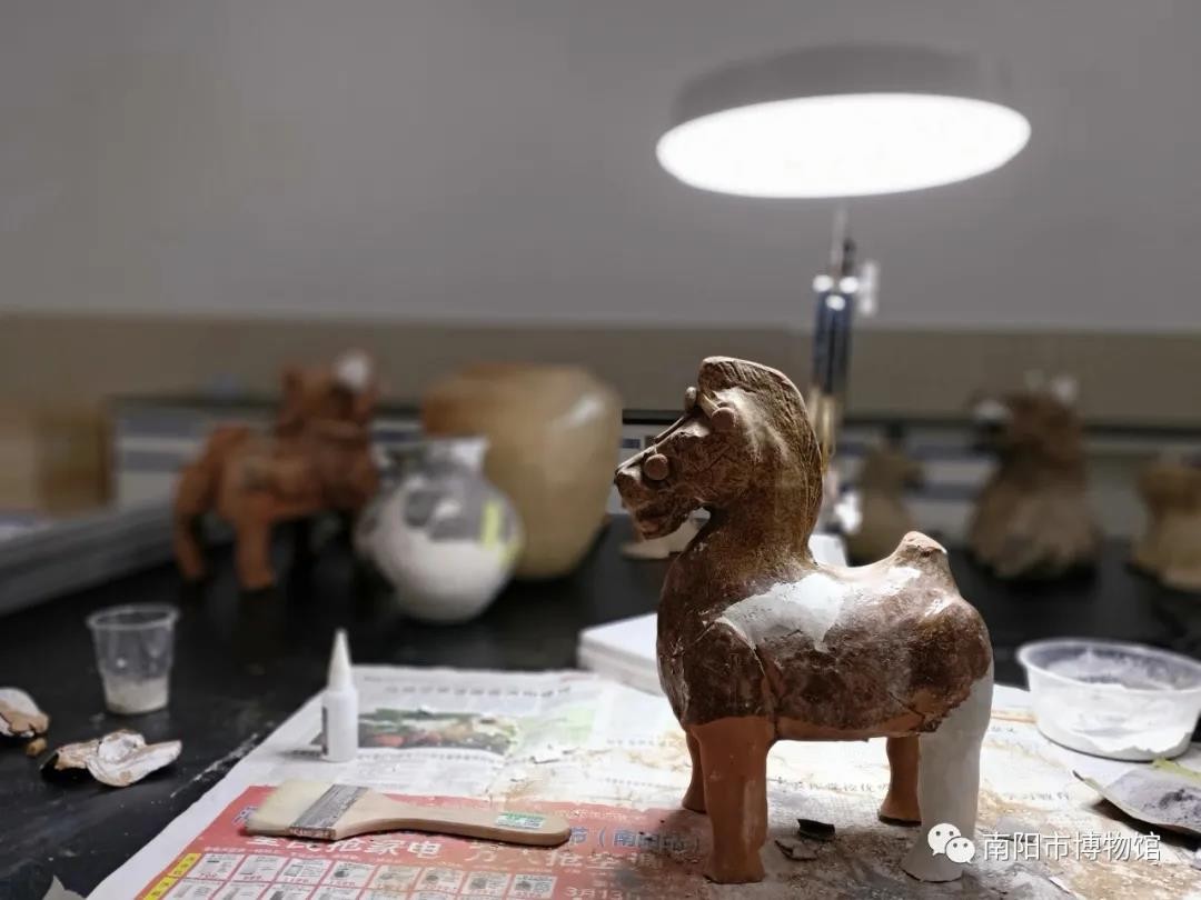 文物“醫(yī)生”會診市博，館藏重器換新顏